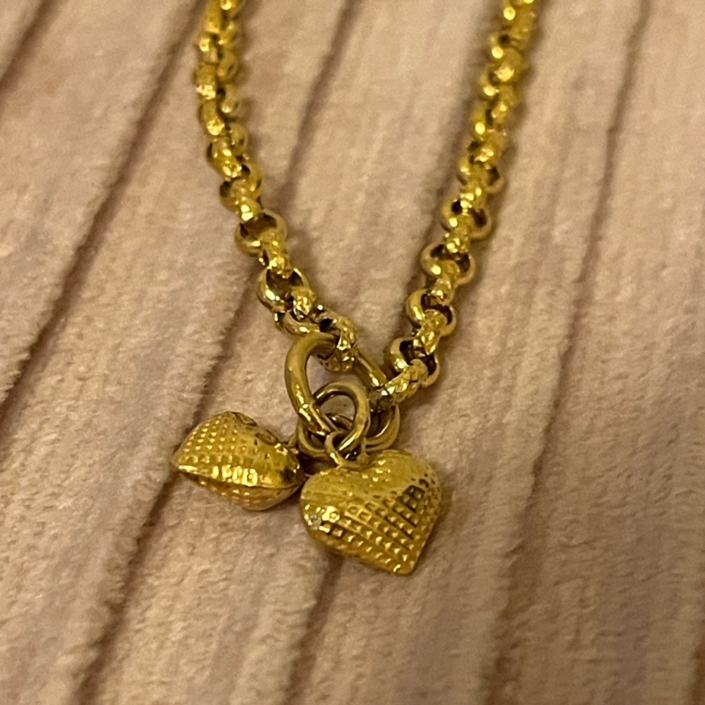 SOLD
21 karat Solid Gold 
Chic Gold Heart Charm Bracelet
